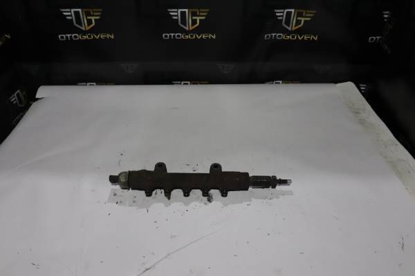 FORD TRANSİT 460 ED ÇIKMA PARÇA TRANSİT ÖNDEN ÇEKER 2000 MAZOT DAĞITICISI